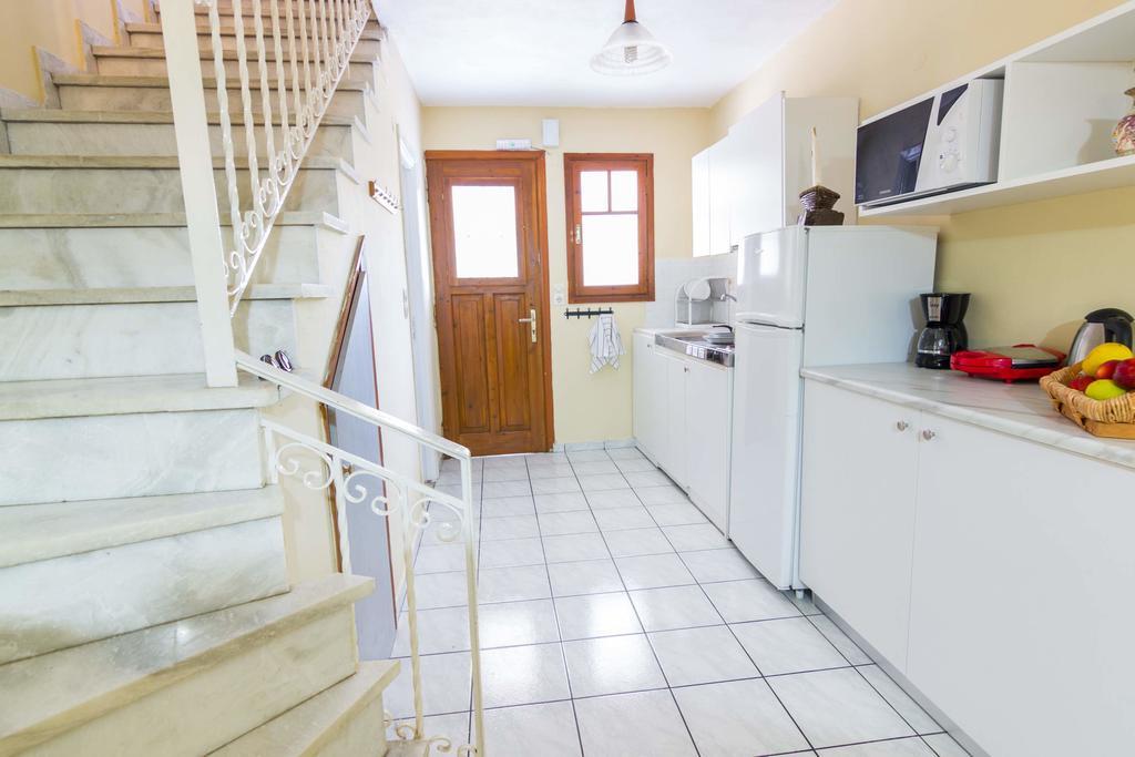 Stathopoulos Apartments Самбатики Экстерьер фото